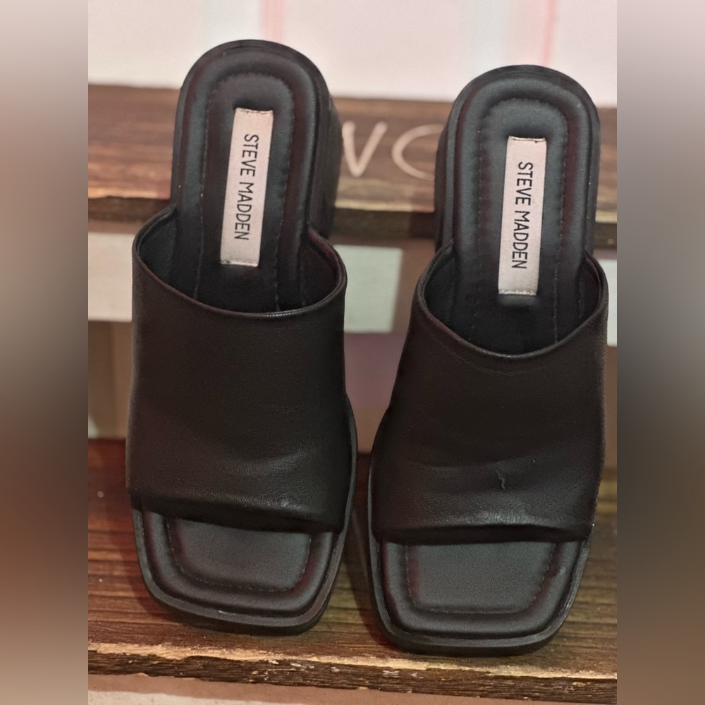 Black Kate mules